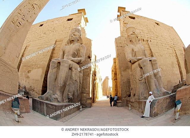 Statue Ramesses II, Luxor Temple Complex, Luxor (Thebes), Egypt, Africa