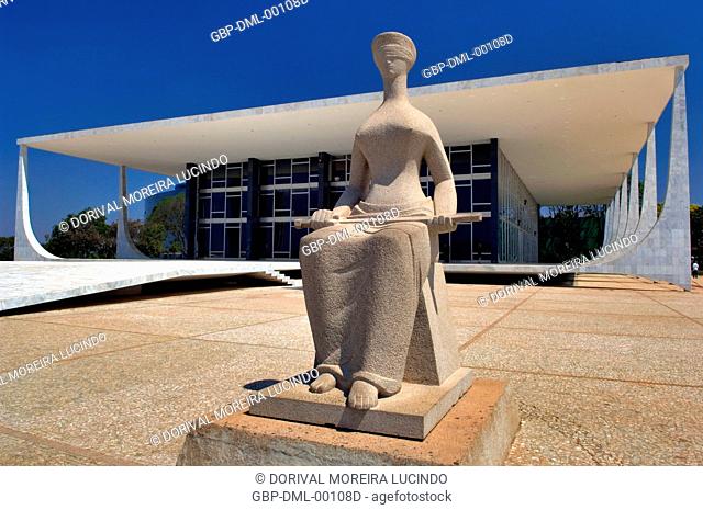 Supremo Tribunal Federal - Escultura de Alfredo Ceschiatti, Brasilia, DF, Brazil