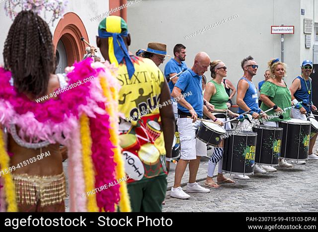 15 July 2023, Bavaria, Coburg: The samba group ""Coco Ralado"" performs during the Samba Festival. According to the organizers