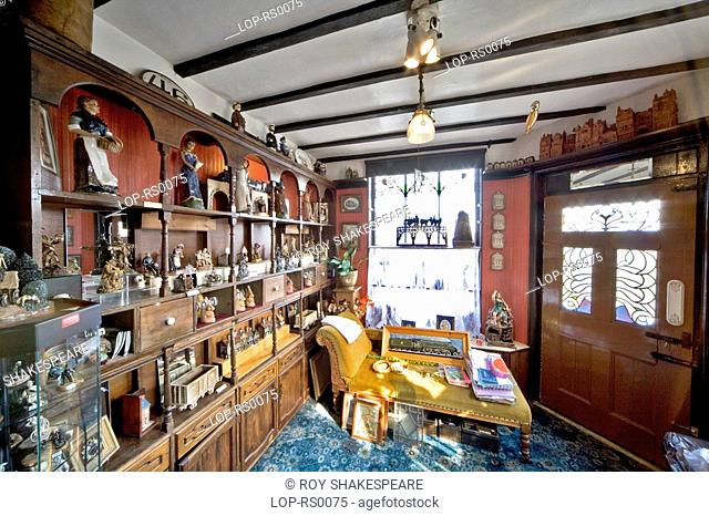 England, Derbyshire, Holbrook, Interior of the Gaslight gallery in Holbrook. Three hundred years ago Holbrook was a busy little industrial village earning a...
