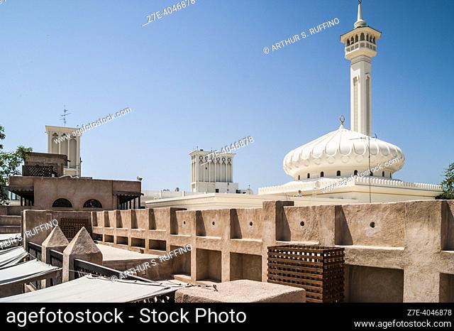 Mohammed Sharif Sultan Al Olama House with Al Farooq Mosque in background. Bur Dubai. Dubai. United Arab Emirates. Middle East