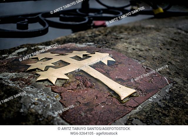 Five stars cross in honor of John of Nepomuk in Charles bridge, Prague, Cezh Republic