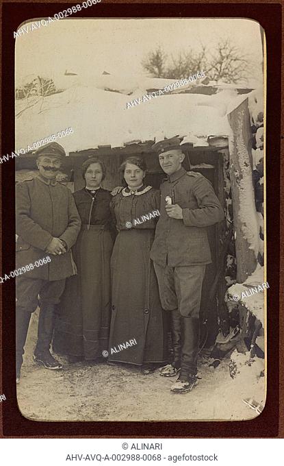 First World War: the 'Ukraine in the years 1914-1916 during the invasion of the German army. Portrait of group, shot 1914-1916 by Heldenfriedhof Dsessentniki...