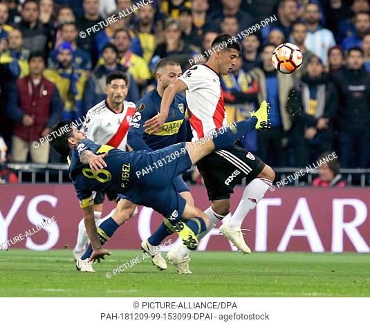 09 December 2018, Spain, Madrid: Football: Copa Libertadores, Final, River Plate - Boca Juniors in the Santiago Bernabeu stadium