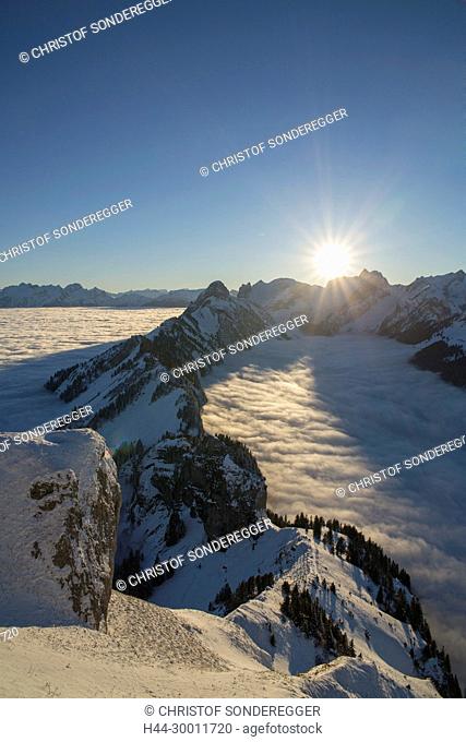 Abendstimmung auf dem Hohen Kasten mit Blick auf Alpstein und Nebelmeer