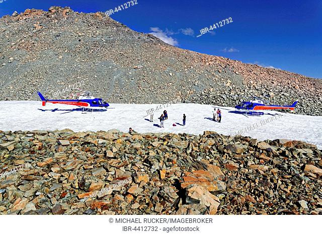 Helicopters and passengers on the Hochstetter Glacier, Mount Cook, Aoraki, Mount Cook National Park, New Zealand Alps, South Island, New Zealand