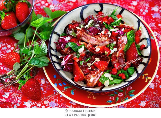 Strawberry salad with crispy bacon and radicchio