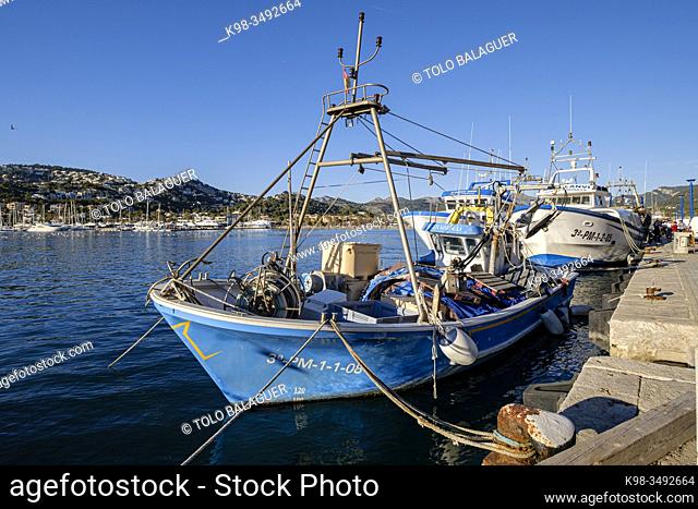 pesca de arrastre o pesca de bou, Andratx, Mallorca, Balearic Islands, Spain