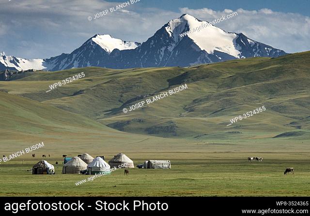Kyrgyzstan, Naryn Province, yurts in a nomadic Kyrgyz camp