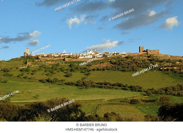 Portugal, Alentejo region, Monsaraz, town fortified by the Knights Templar