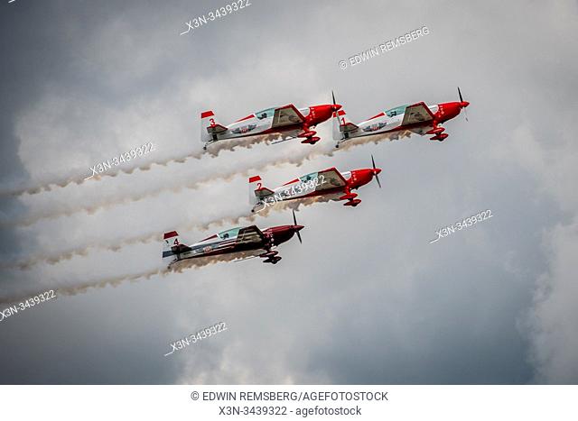 Phillips 66 Aerobatic Team -Sun n’ Fun airshow, Lakeland Florida