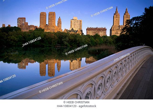 bridge, Central park, dusk, lake, Manhattan, mood, New York, skyline, twilight, USA, America, United States