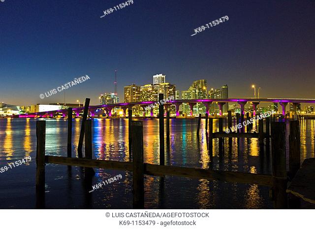 MacArthur Causeway and Biscayne Bay at dusk, Miami, Florida, USA