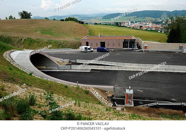 Work on the second of three phases of construction of the expressway S3 to Linz continued near Freistadt, Austria, less than twenty kilometers from the border...