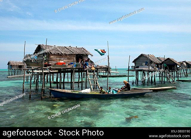 Unidentified Borneo Sea Gypsies, Bajau People, Semporna, Sabah , Malaysia, Asia