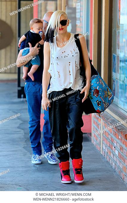 Gwen Stefani spotted at the acupuncture clinic with her youngest son Apollo Rossdale Featuring: Gwen Stefani, Apollo Rossdale Where: Los Angeles, California