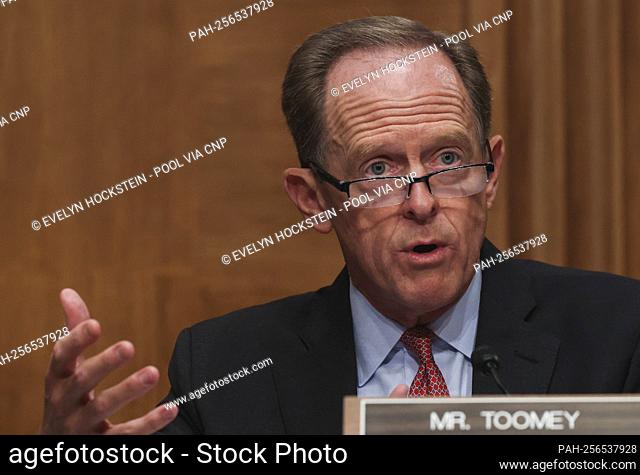 United States Senator Pat Toomey (Republican of Pennsylvania), Ranking Member, US Senate Committee on Banking, Housing, and Urban Affairs questions Securities...