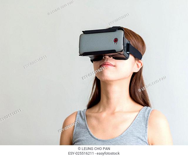 Woman wear with virtual eality headset