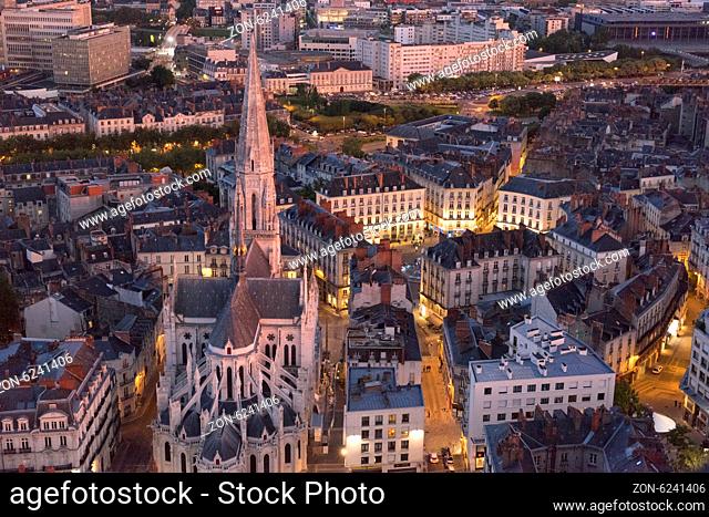 Blick auf die Altstadt von Nantes von oben am Abend, Foto: Robert B. Fishman, 2.9.2014