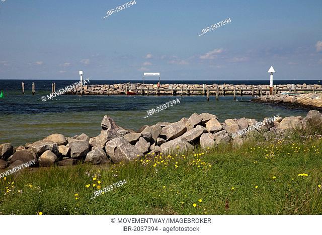 Wharf in the harbor, Baltic Sea resort town of Timmendorf, Poel Island, Mecklenburg-Western Pomerania, Germany, Europe