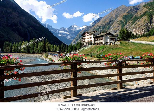 Italy, Aosta Valley, Valnontey, Gran Paradiso mountain in backgroung