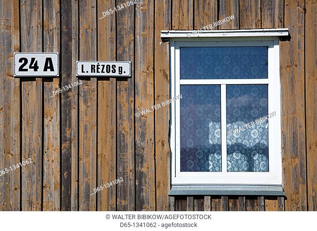Lithuania, Western Lithuania, Curonian Spit, Juodkrante, village house detail