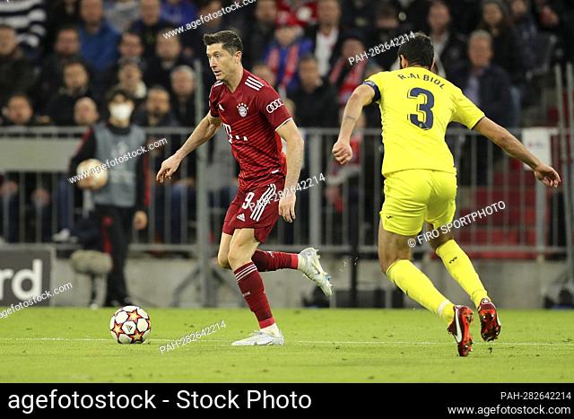firo : Fuvuball: Soccer: 04/12/2022 Champions League, season 2021/2022 quarterfinals rematch, FC Bayern Mvºnchen - Villareal CF 1:1, Robert Lewandowski