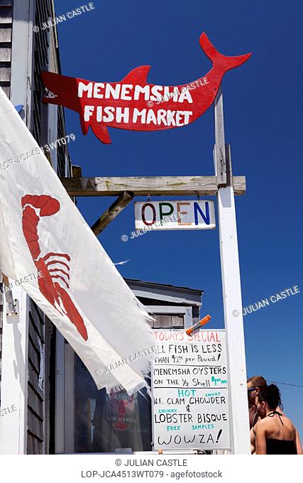 USA, Massachusetts, Martha's Vineyard. Lobster shack at Menemsha fish market