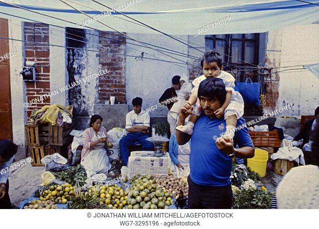 MEXICO Mexico DF -- 1994 -- Market near Mexico City -- Picture by Jonathan Mitchell/Atlas Photo Archive