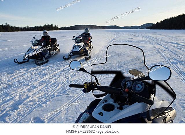 Canada, Quebec Province, Mauritius, Saint Alexis des Monts, snowmobile on Sacacomie lake