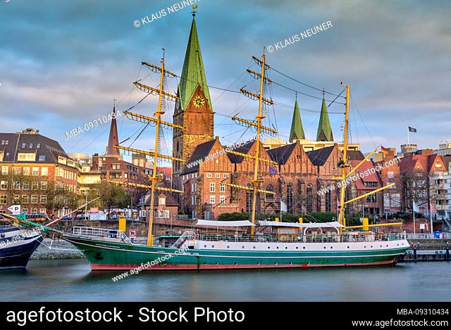 Sailing ship, Alexander von Humboldt, Martinikirche, Weser, Bremen, Germany, Europe