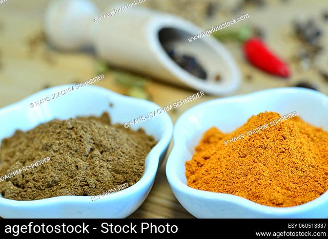 Arabian spice mix Ras-el-Hanout and Baharat, 7 spice mix