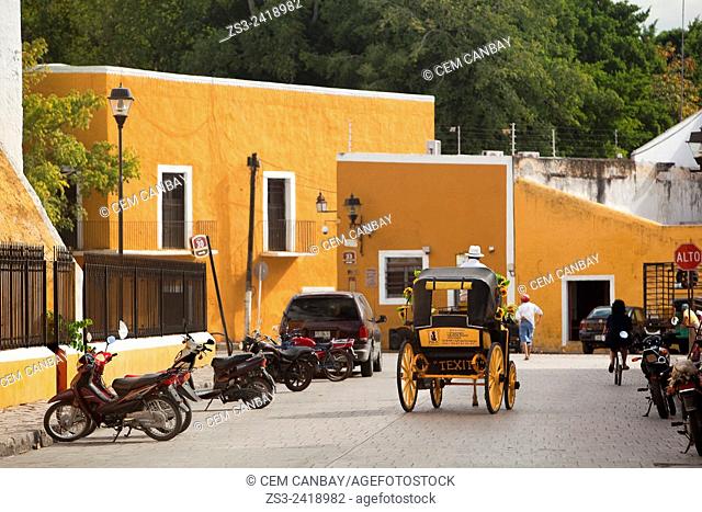 Horse-drawn carriage near the Monastery, Convent Of San Antonio De Padua, Izamal, Yucatan, Yucatan Province, Mexico, Central America