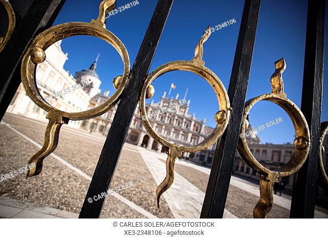 Spain, Madrid Province, Aranjuez, View of Royal Palace through architectural details of gate