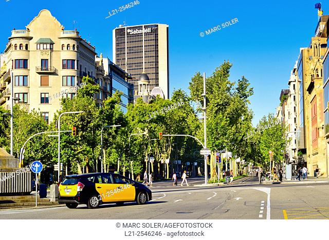 Taxi. Avinguda Diagonal, Barcelona, Catalonia, Spain