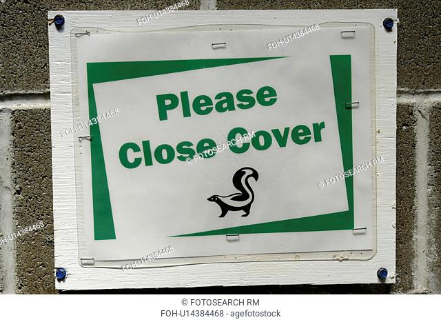 OR, Oregon, Please Close Cover, latrine, smell, outhouse sign