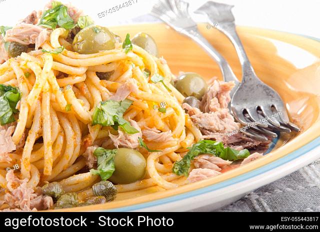 tuna, spaghetti