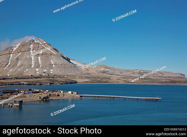 The small town of Ny Alesund in Svalbard, a Norwegian archipelago between Norway and the North Pole. This is the most northerly civilian settlement in the world...