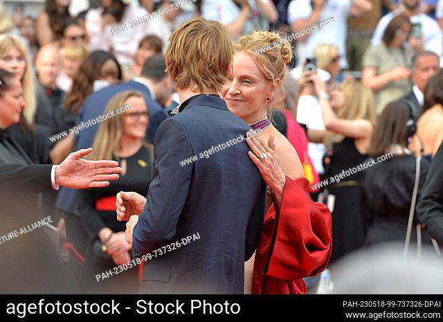 16 May 2023, France, Cannes: Uma Thurman arrives with her son Levon Hawke for the opening film ""Jeanne du Barry"" of the 76th Cannes Film Festival at the...