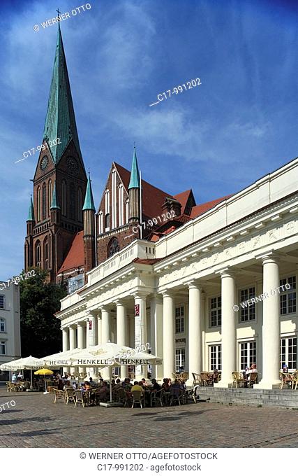 Germany, Schwerin, Mecklenburg-Western Pomerania, market place, Old Town Market, Schwerin Cathedral Virgin Mary and Saint John, basilica, Gothic, Brick Gothic