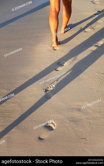 Fußspuren im Sandstrand