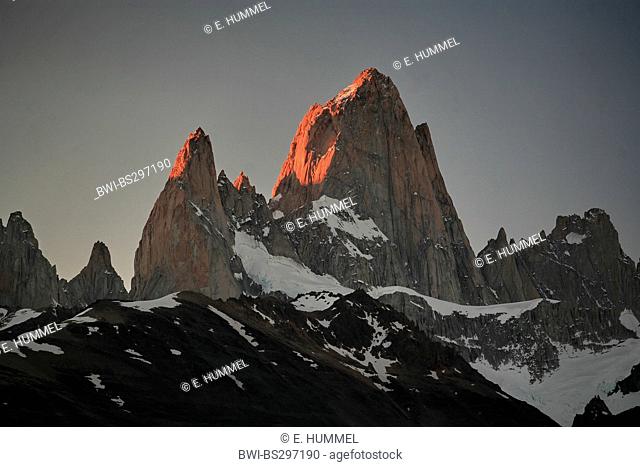 Monte Fitz Roy at sunset, Argentina, Los Glaciares National Park
