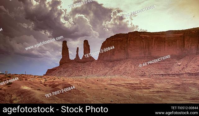 Arizona, Monument Valley Tribal Park, The Three sisters rock formation in Monument Valley