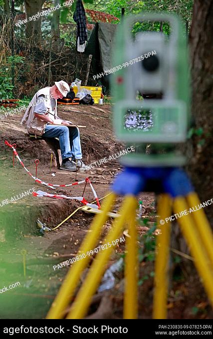 PRODUCTION - 28 August 2023, Saxony-Anhalt, Quedlinburg: View of the excavation area of a historical execution site in the Harz Mountains