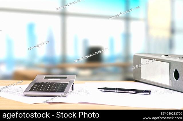 Büro mit Aussicht auf Skyline und einem Schreibtisch mit Papieren im Vordergrund