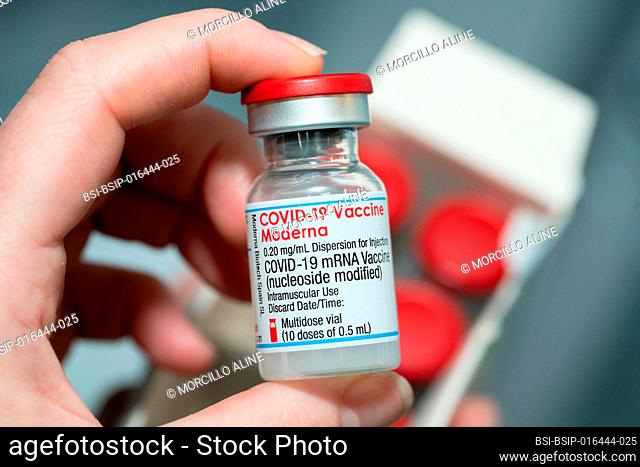 Covid 19 vaccine for seniors in a vaccination center, France