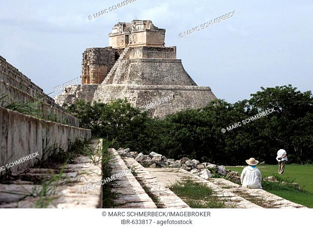 Piramide del Adivino, pyramid of the magician, Maya archeological site Uxmal, Yucatan, Mexico