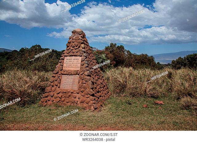 Michel und Bernhard Grzimek Grabstätte, im Ngorongoro-Krater, Schutzgebiet, Tansania, Ost Afrika Michel and Bernhard Grzimek tomb, in the Ngorongoro Crater