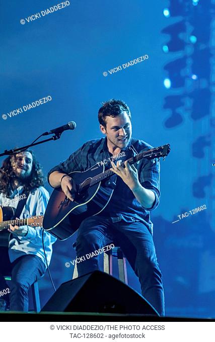 Phillip Phillips performs at the Closing Ceremony for the Invictus Games on May 12, 2016 at the ESPN Wide World of Sports Complex in Orlando, Florida