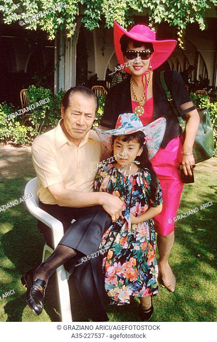 Toshiro Mifune with his wife and daughter, 1995